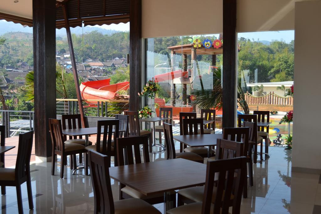 Bess Resort & Waterpark Hotel And Convention Malang Exterior foto