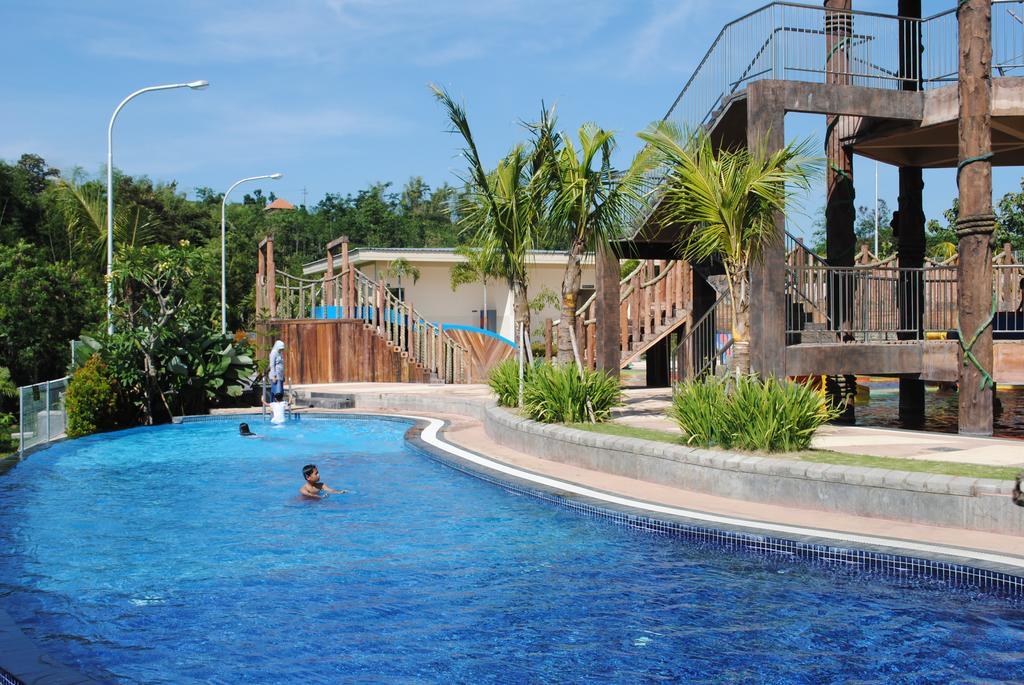 Bess Resort & Waterpark Hotel And Convention Malang Exterior foto