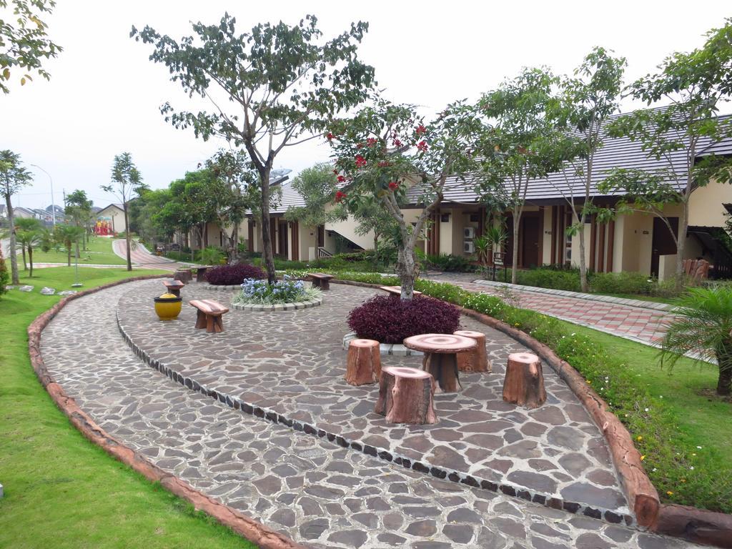 Bess Resort & Waterpark Hotel And Convention Malang Exterior foto
