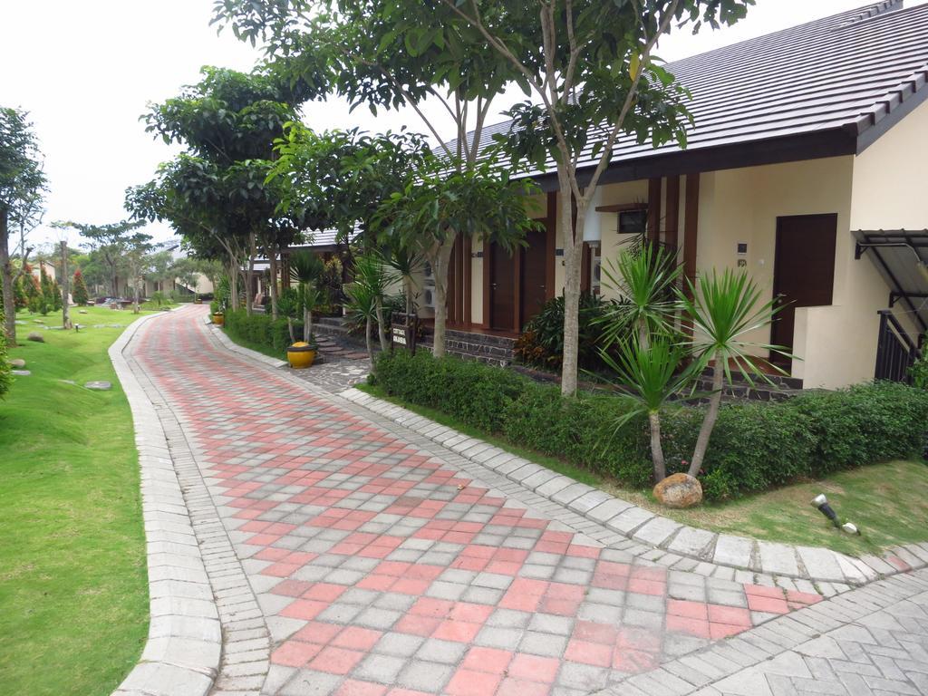 Bess Resort & Waterpark Hotel And Convention Malang Exterior foto